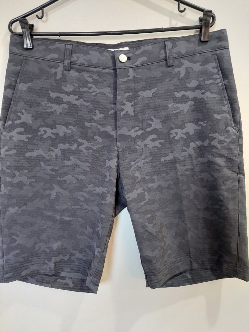 Peter Millar Crown Sport Shackleford Camo Performance Hybrid Shorts Size 34"